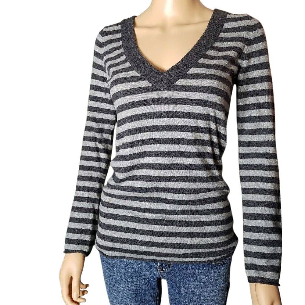 Old Navy vneck stripped sweater S